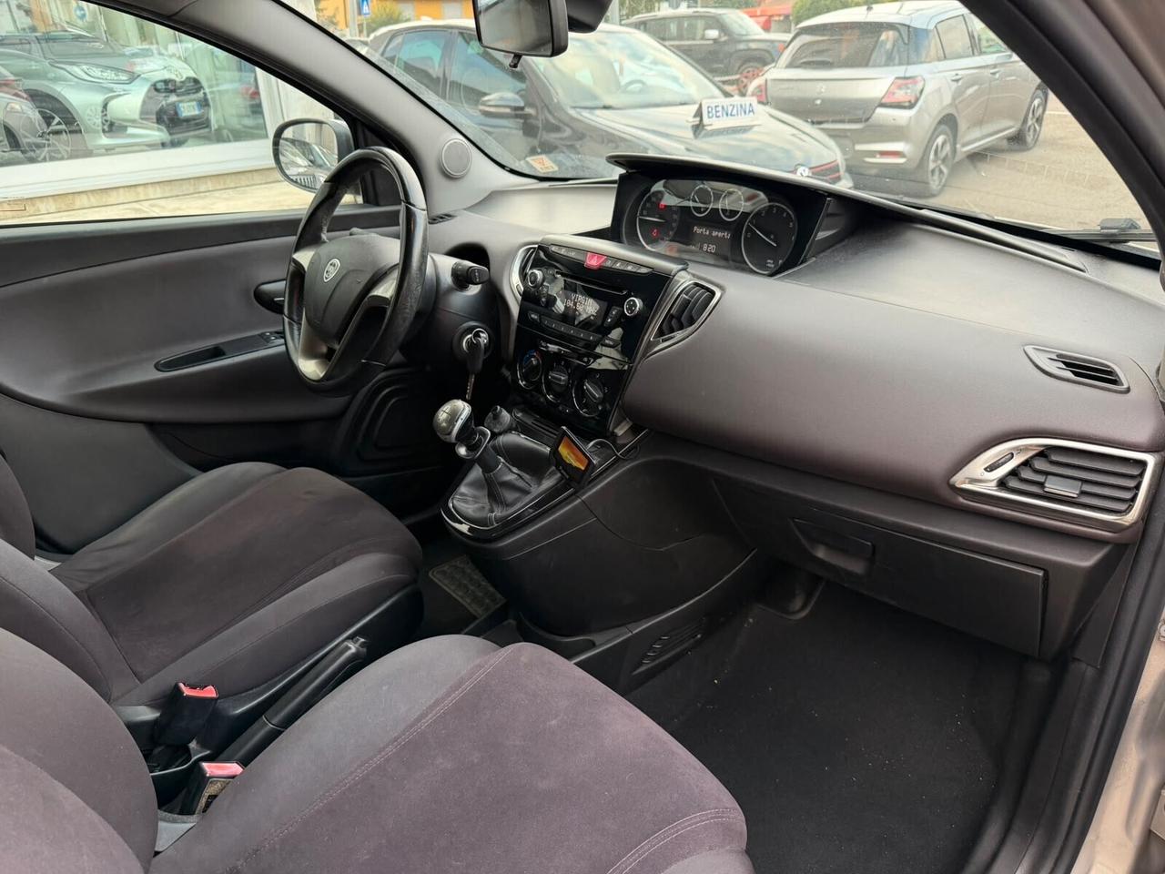 Lancia Ypsilon 1.2 GPL Ecochic Silver NEOPATENTATI