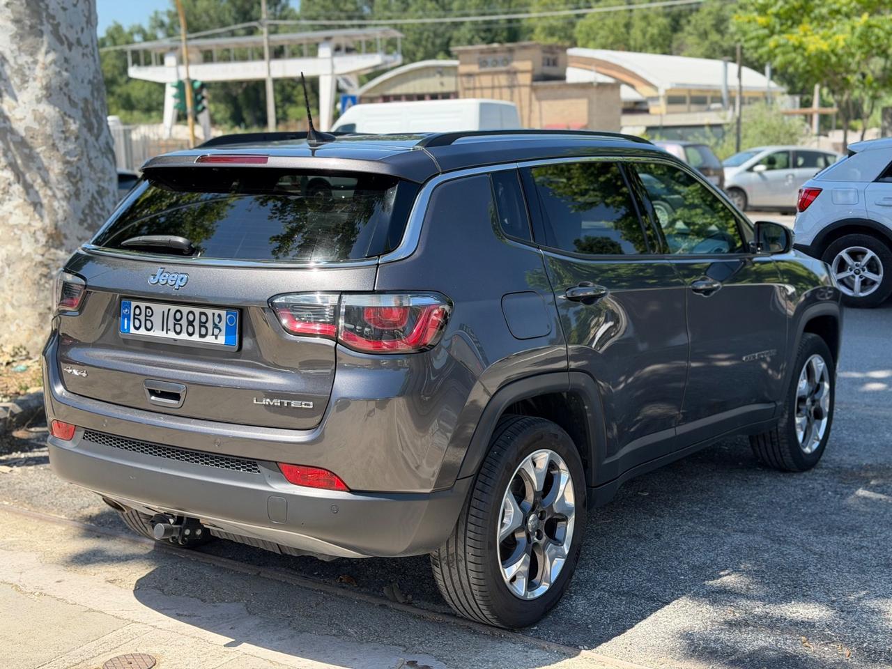 Jeep Compass 2.0 Multijet 4x4 automatica con gancio