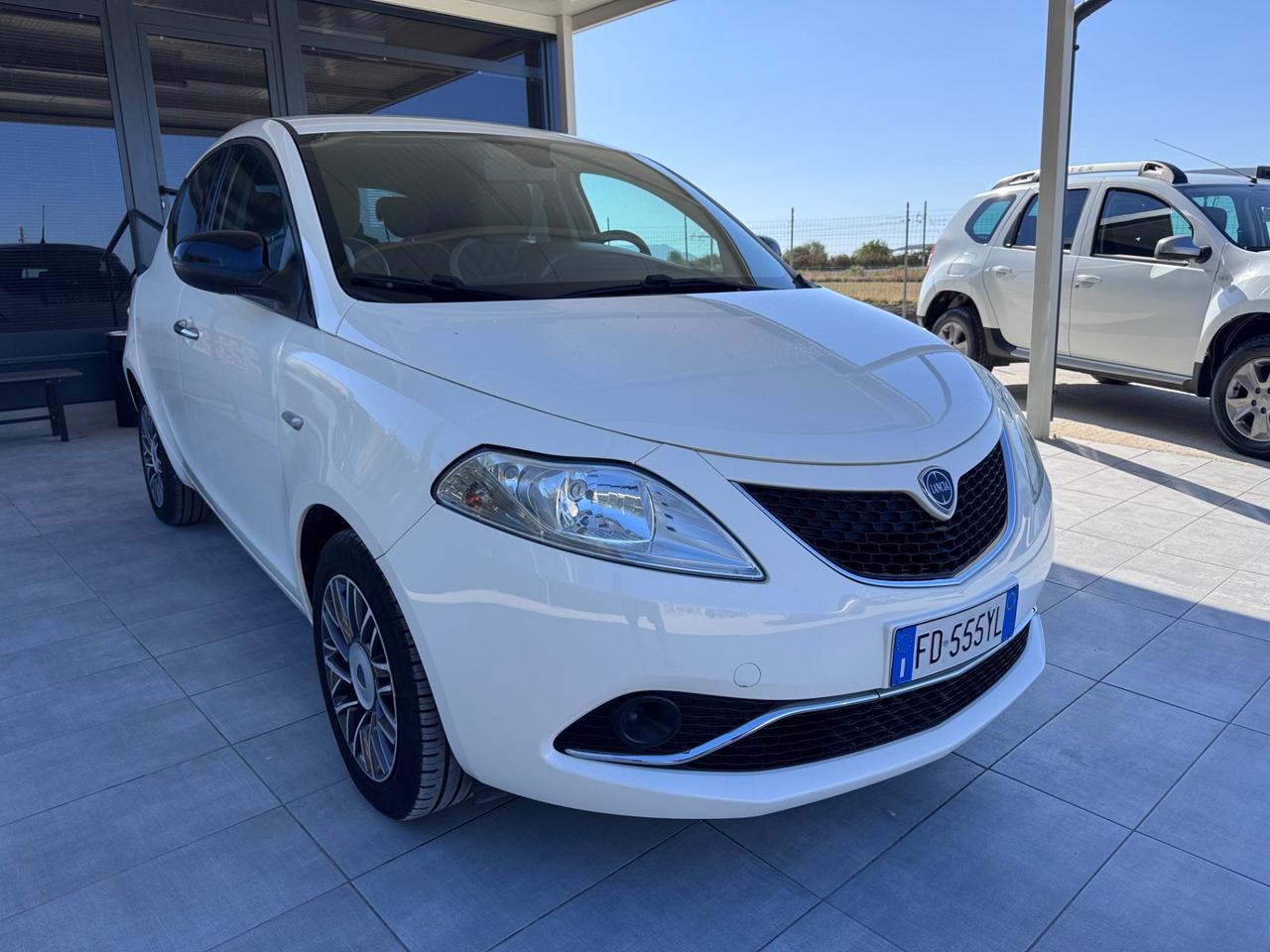 Lancia Ypsilon 1.2 69 CV 5 porte Gold