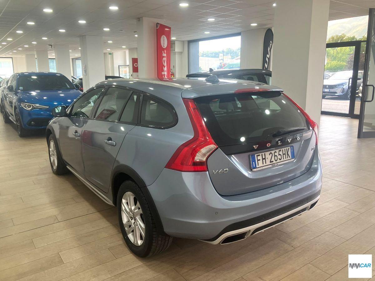 VOLVO - V60 - Cross Country D3 Geartronic Kinetic