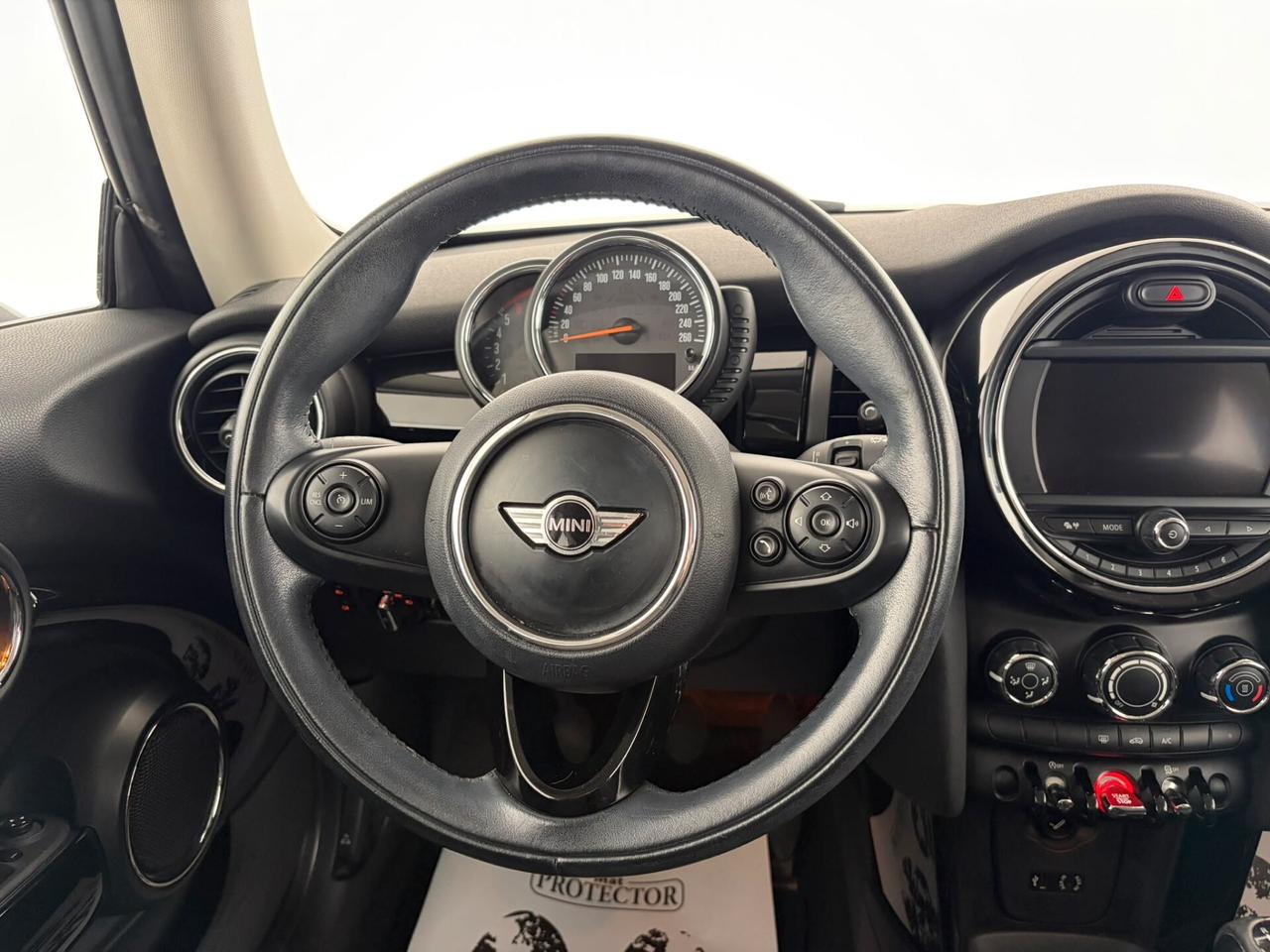 Mini Cooper D 1.5 Business 3p - NEOPATENTATI