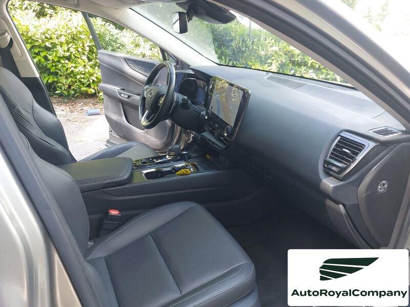 Lexus NX Hybrid Premium 4WD MY22