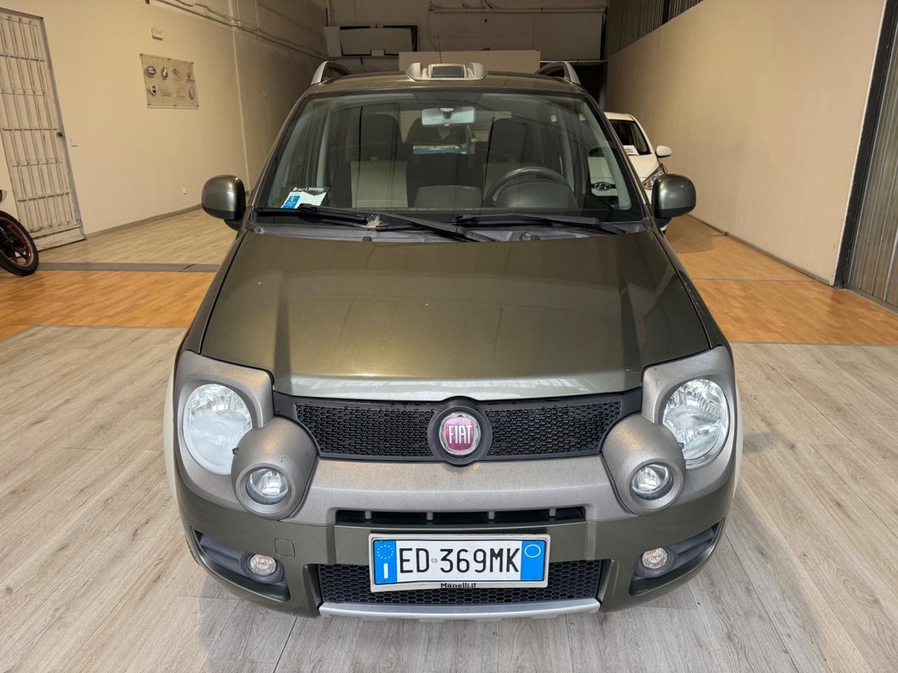 Fiat Panda Cross 4x4 con bloccaggio differenziale