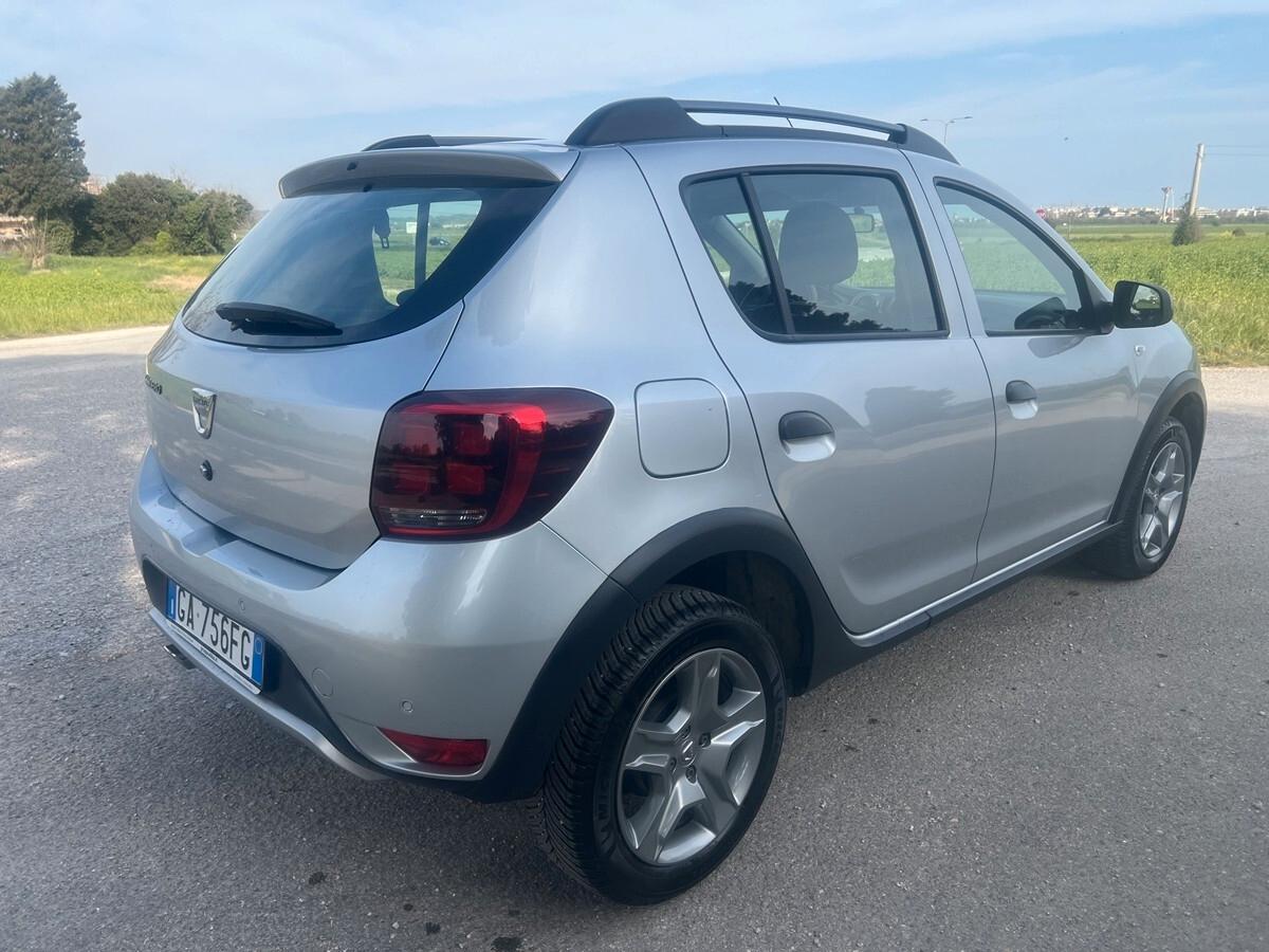 Dacia Sandero Stepway 1.0 TCe 100 CV ECO-G Comfort