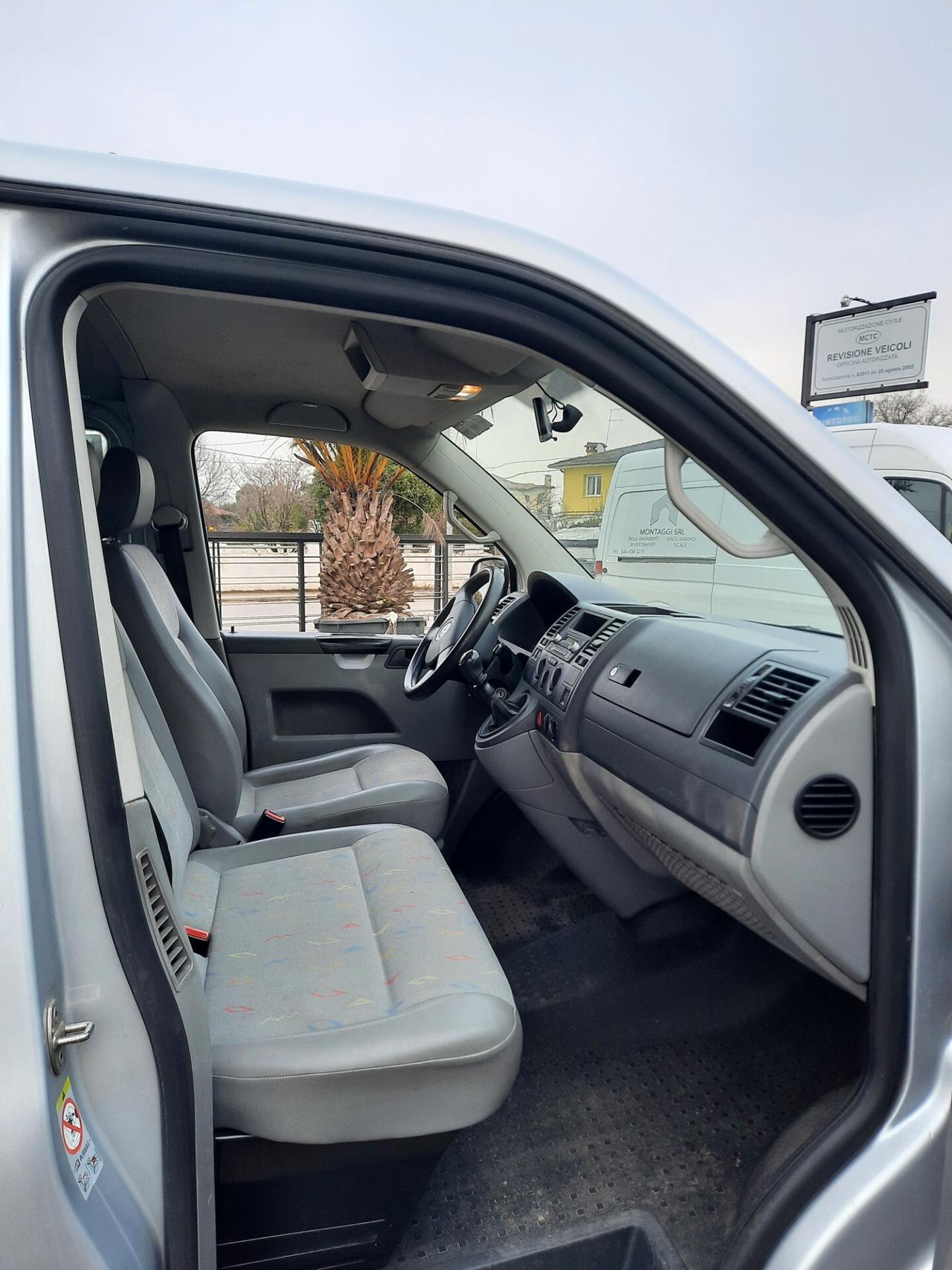 Volkswagen Transporter 9 POSTI California 1.9 TDI Comfortline