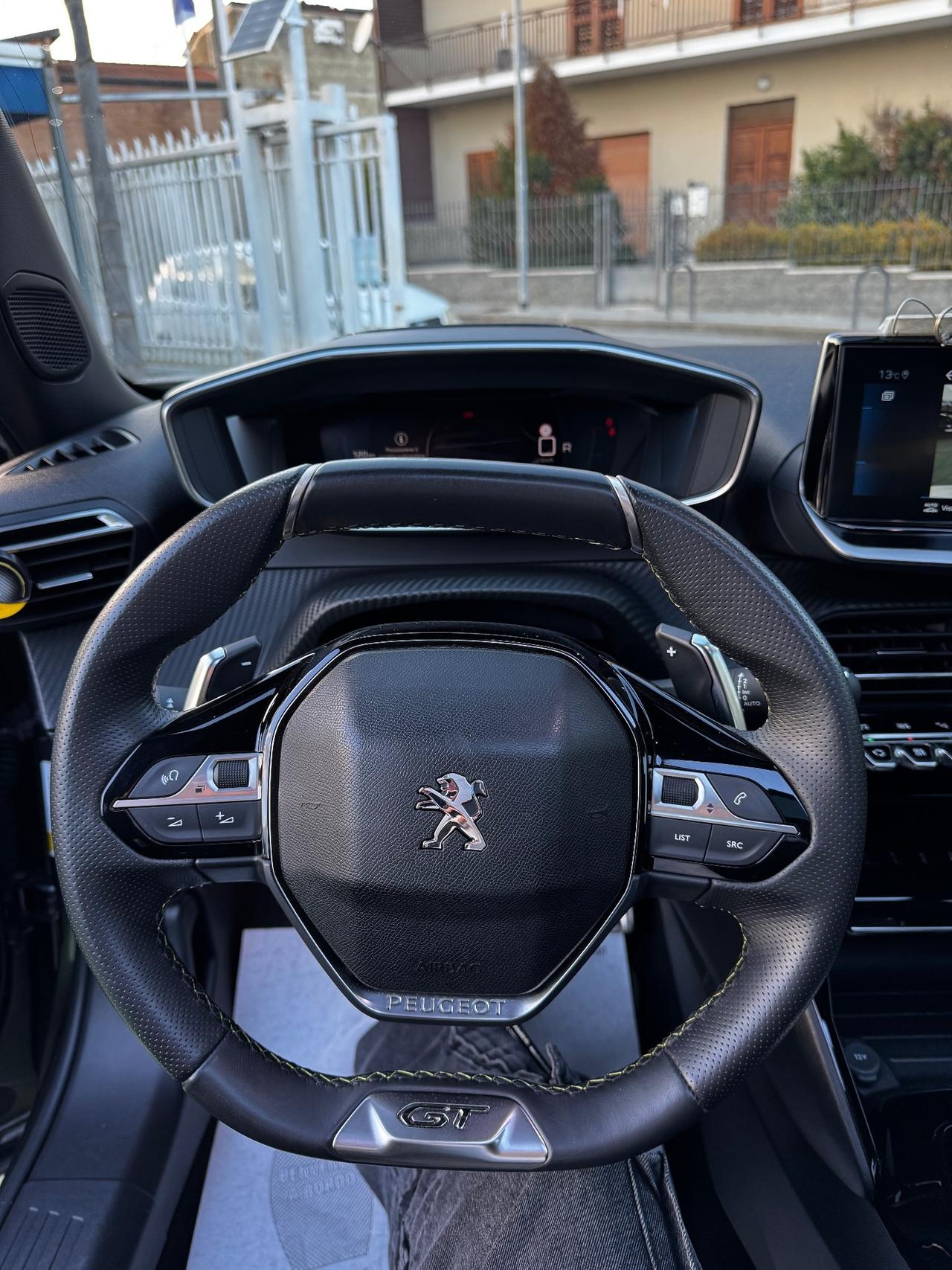 Peugeot 2008 PureTech 130 S&S EAT8 GT Pack