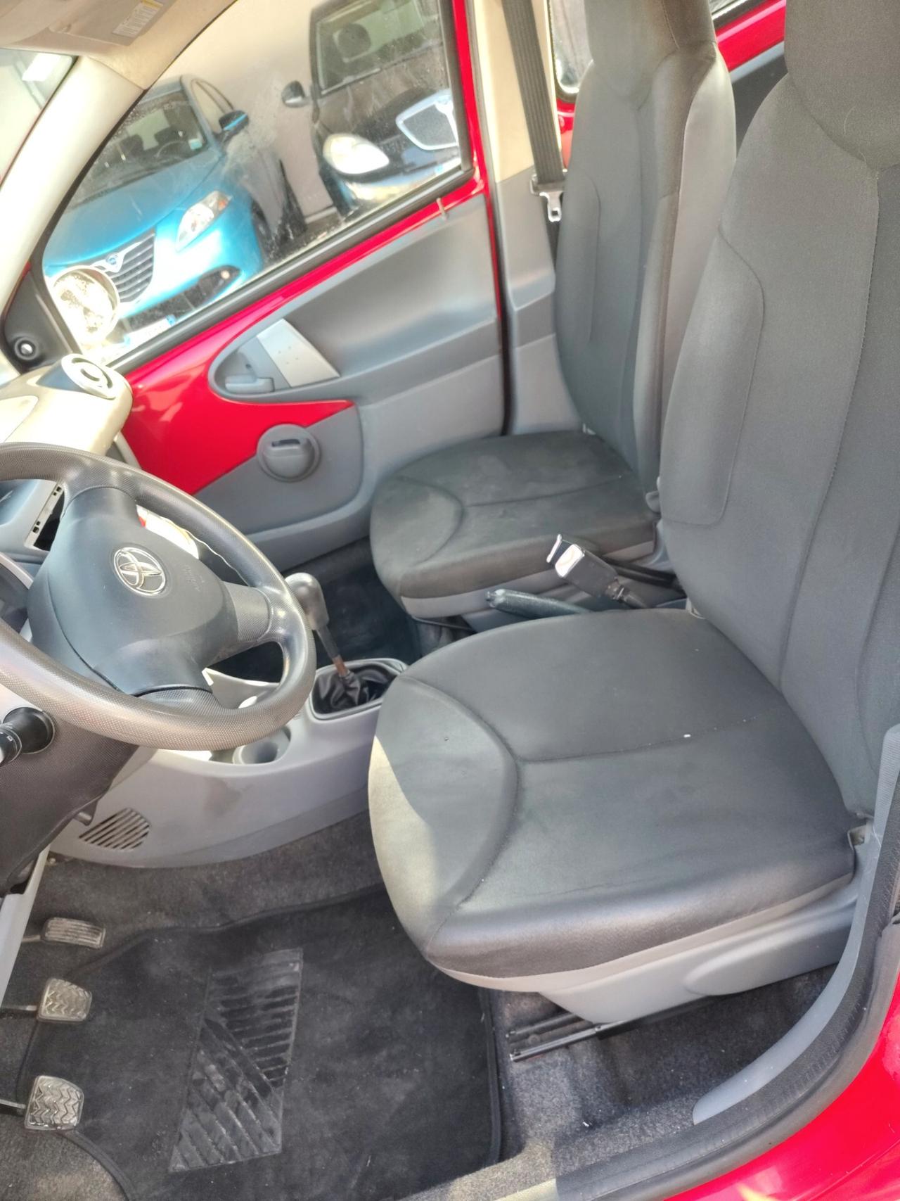 Toyota Aygo 1.0 12V VVT-i 5 porte Sol