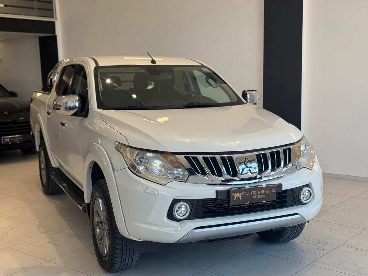Mitsubishi L200 2.4 DI-D/181CV Club Cab Intense Hp Mivec SDA