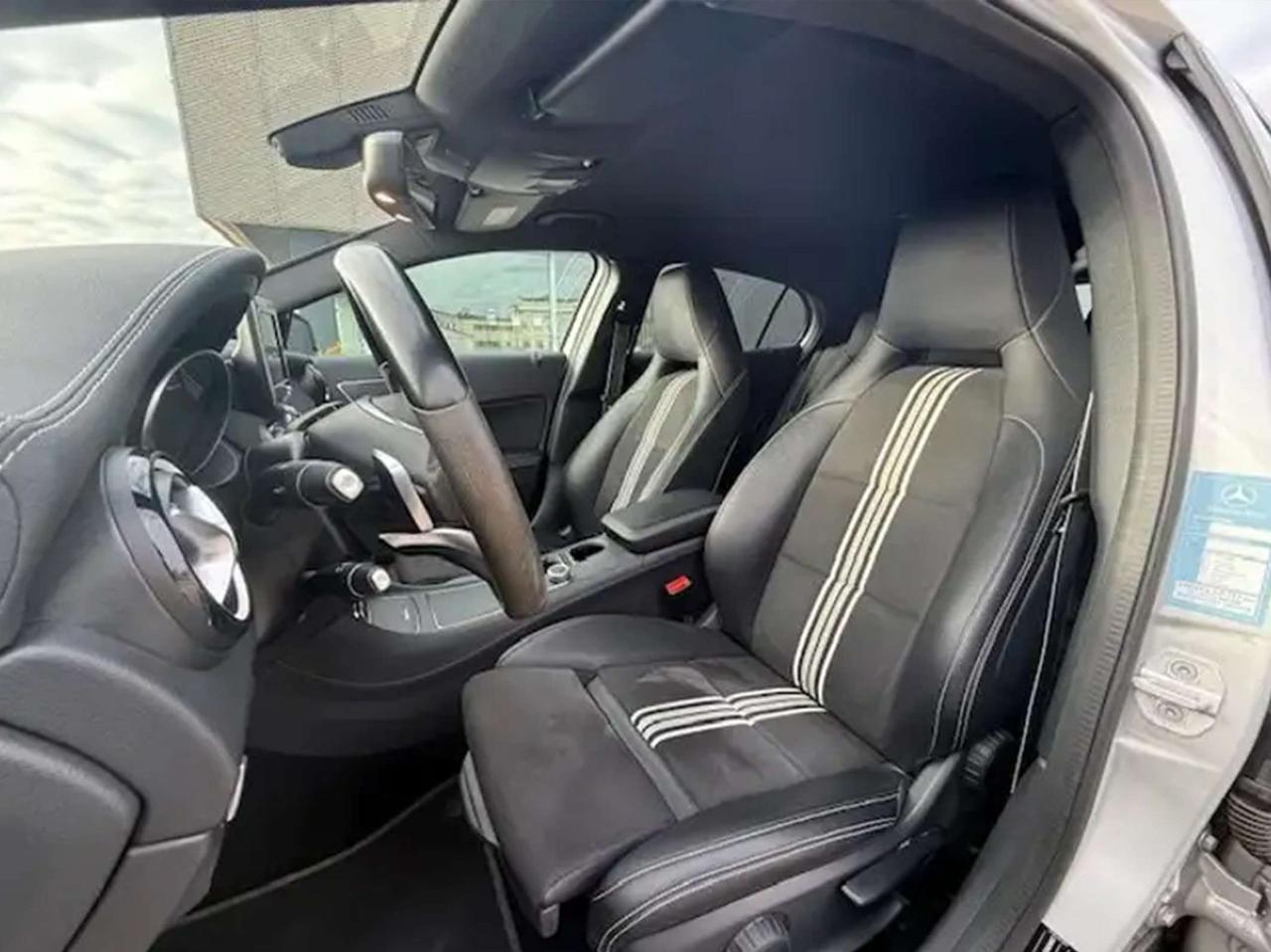 Mercedes-Benz GLA 220 GLA 220 d Premium edition1 4matic auto \\ 1 prop
