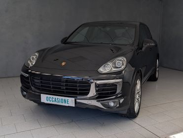 Porsche 3.0 Tiptronic Platinum Edition