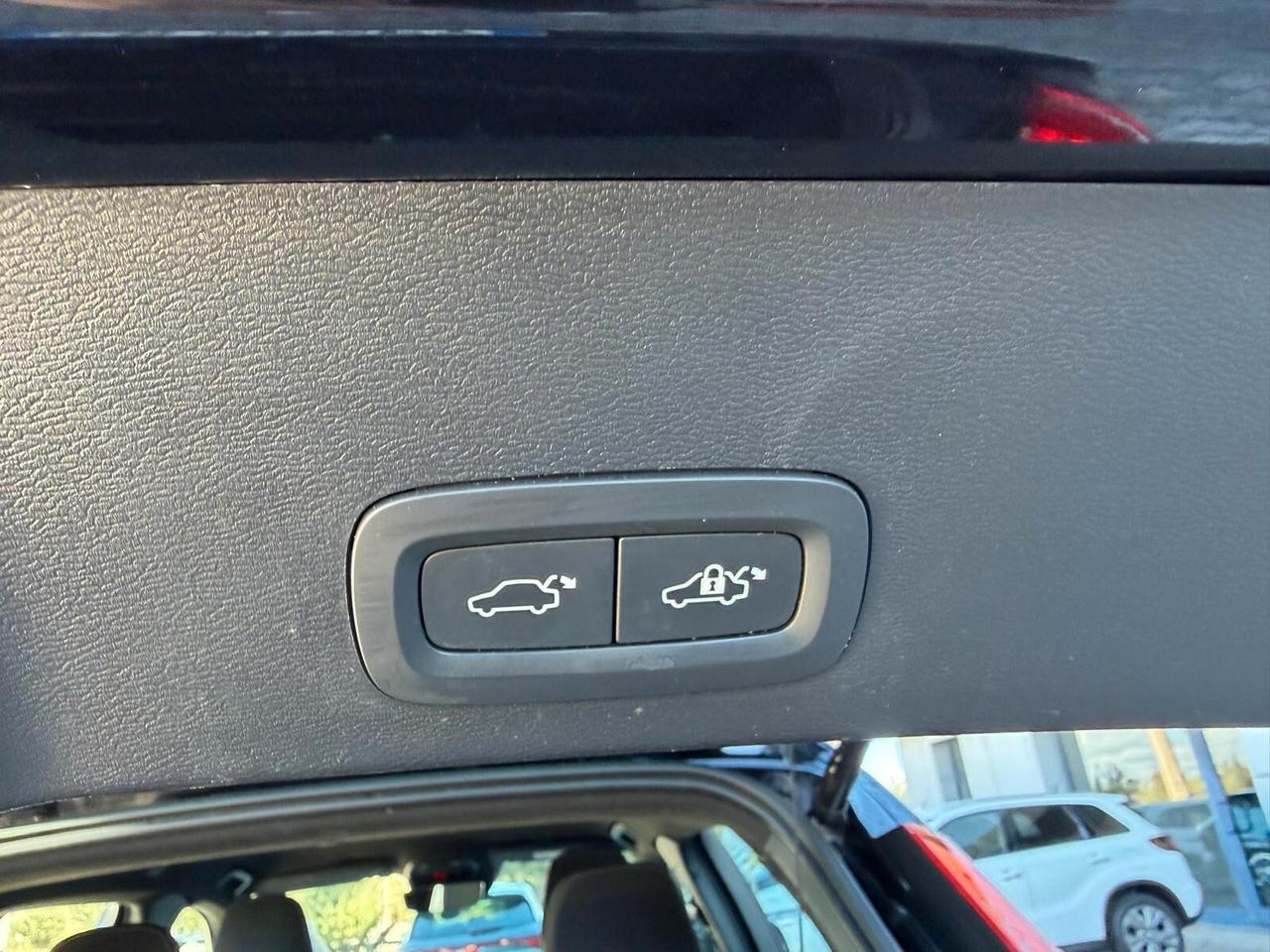 Volvo XC40 T5 Recharge Plug-in Hybrid automatico Plus Bright