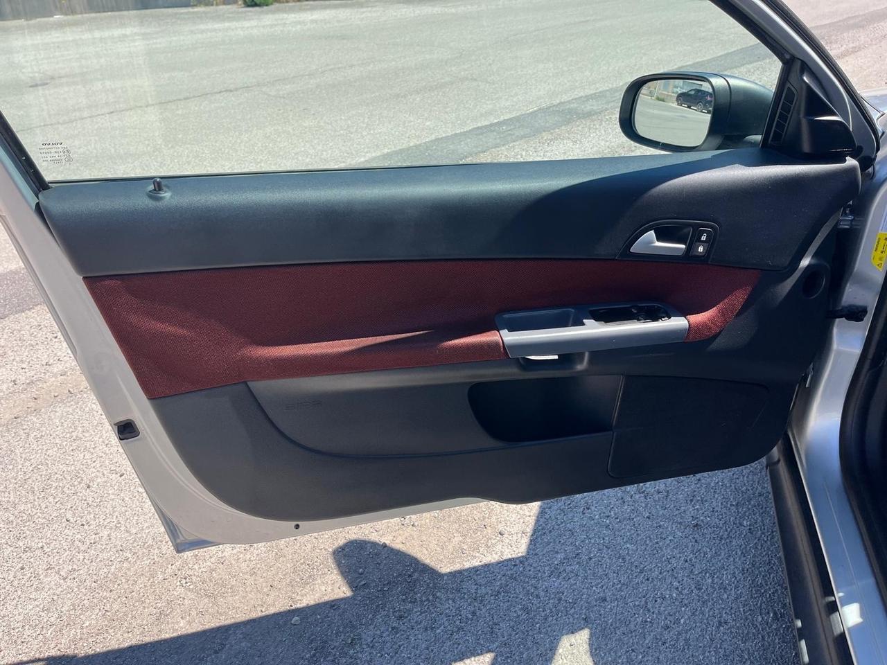 Volvo C30 1.6 Kinetic 142000 KM