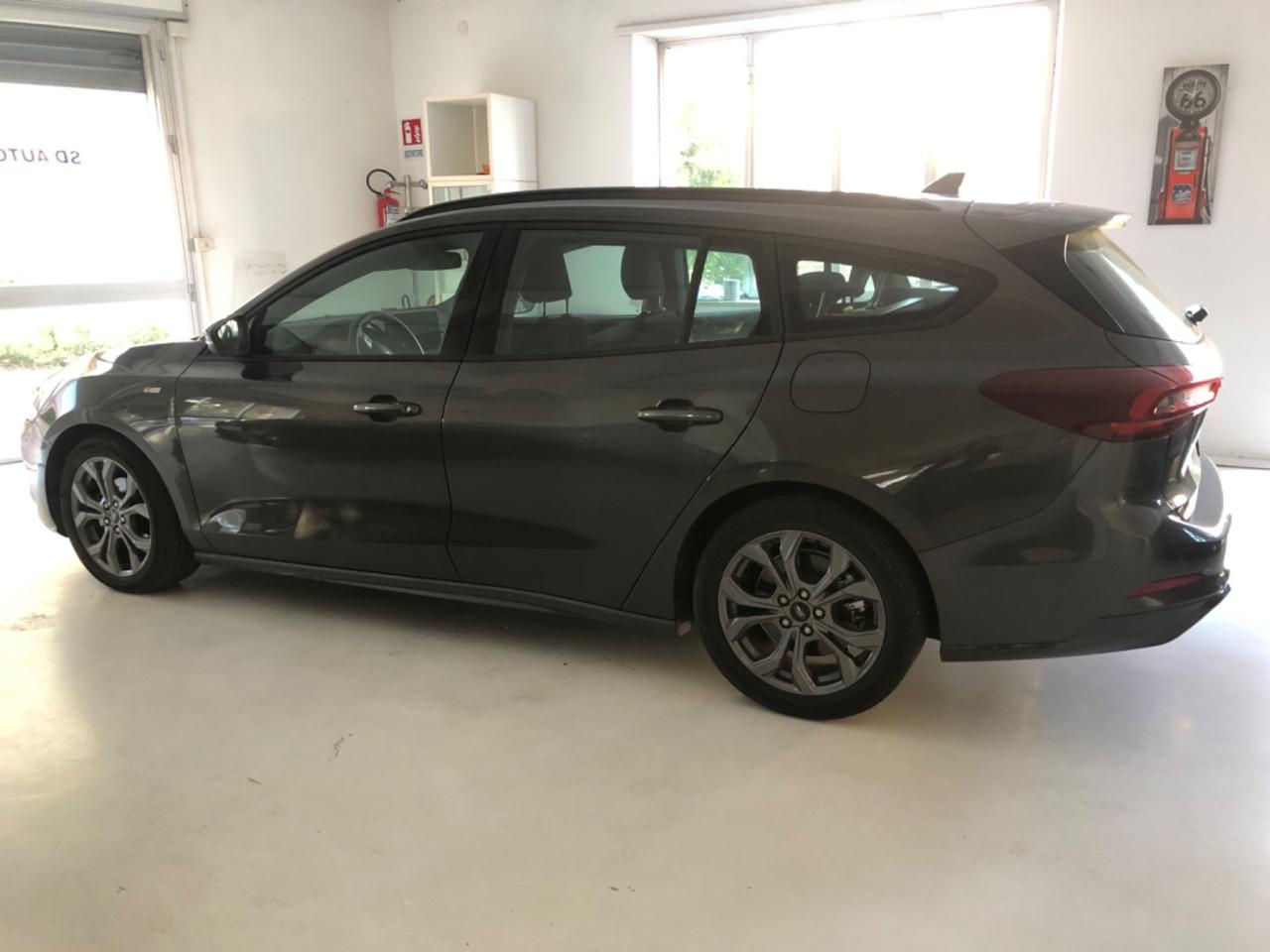 Ford Focus 1.0 EcoBoost Hybrid 125 CV SW ST Line