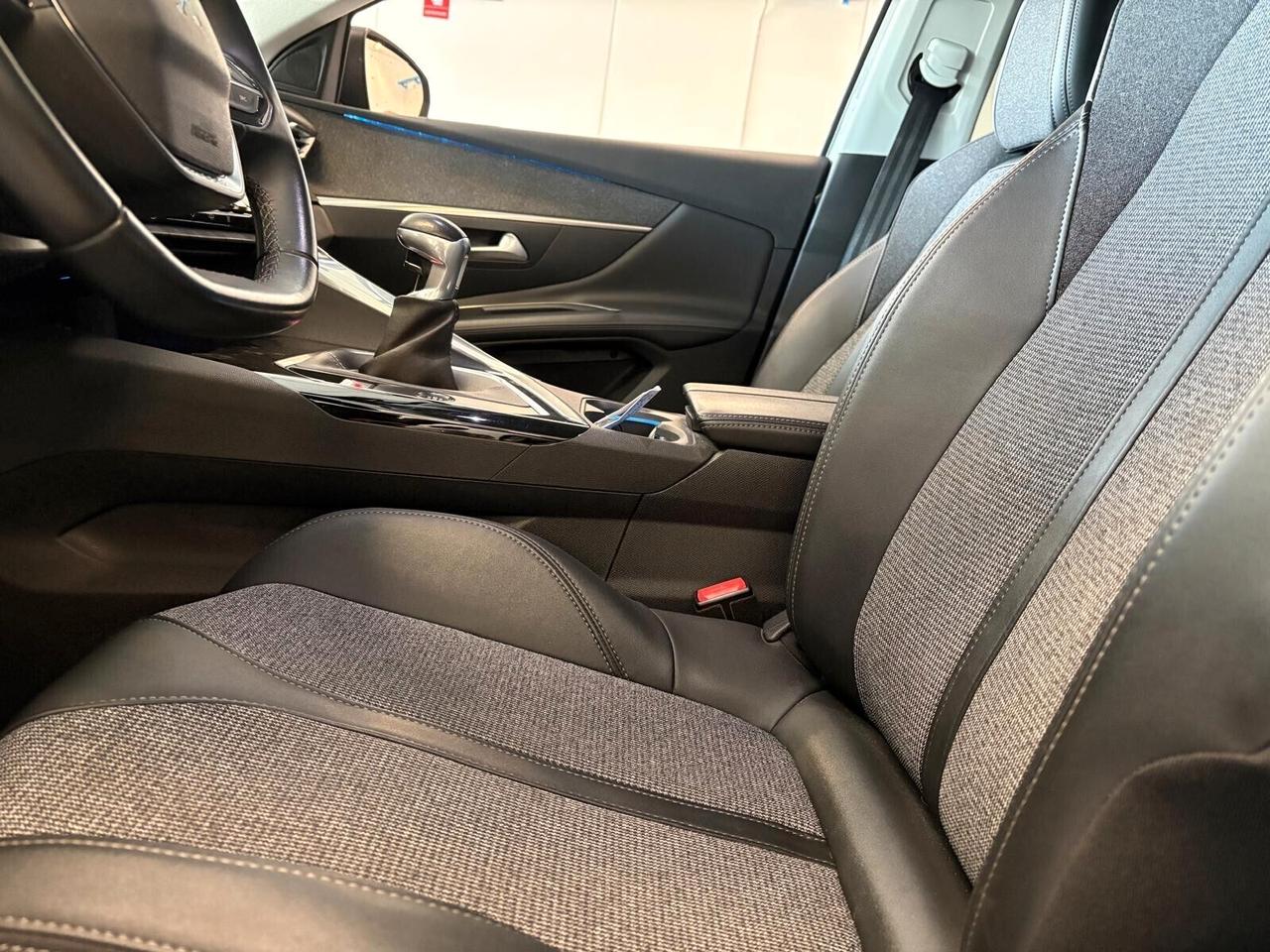 Peugeot 3008 ALLURE BlueHDi 130 6mt SPOTICAR