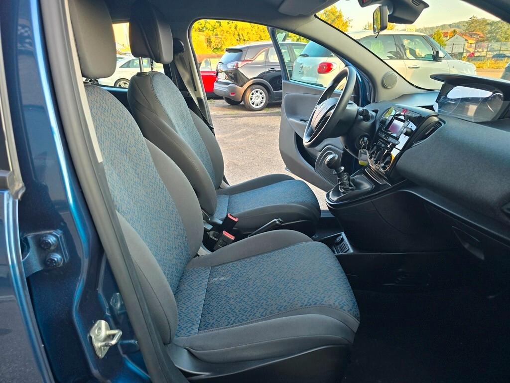 Lancia Ypsilon 1.0 FireFly 5 porte S&S Hybrid Silver Plus