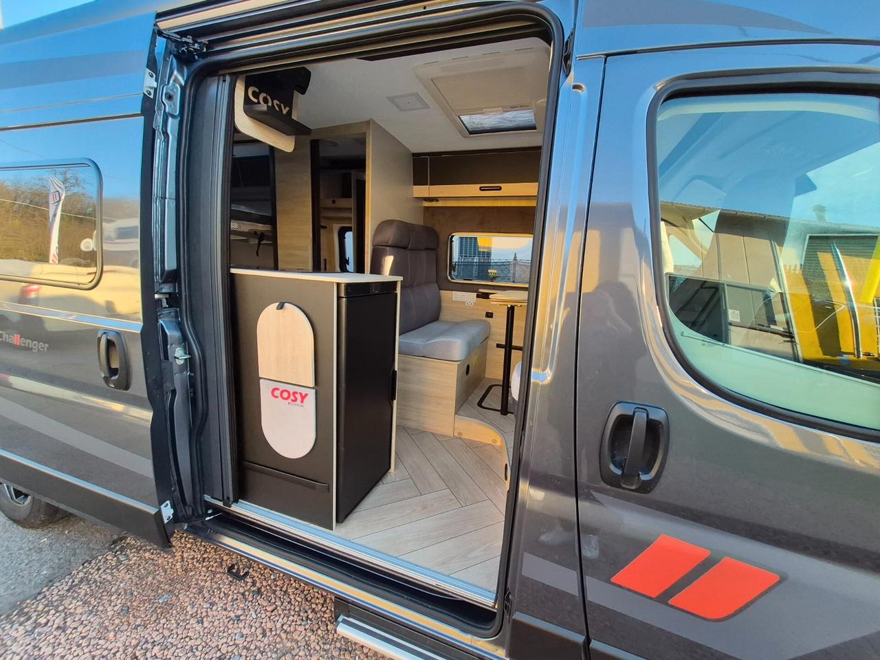 Challenger V114 MAX COSY P/E2026