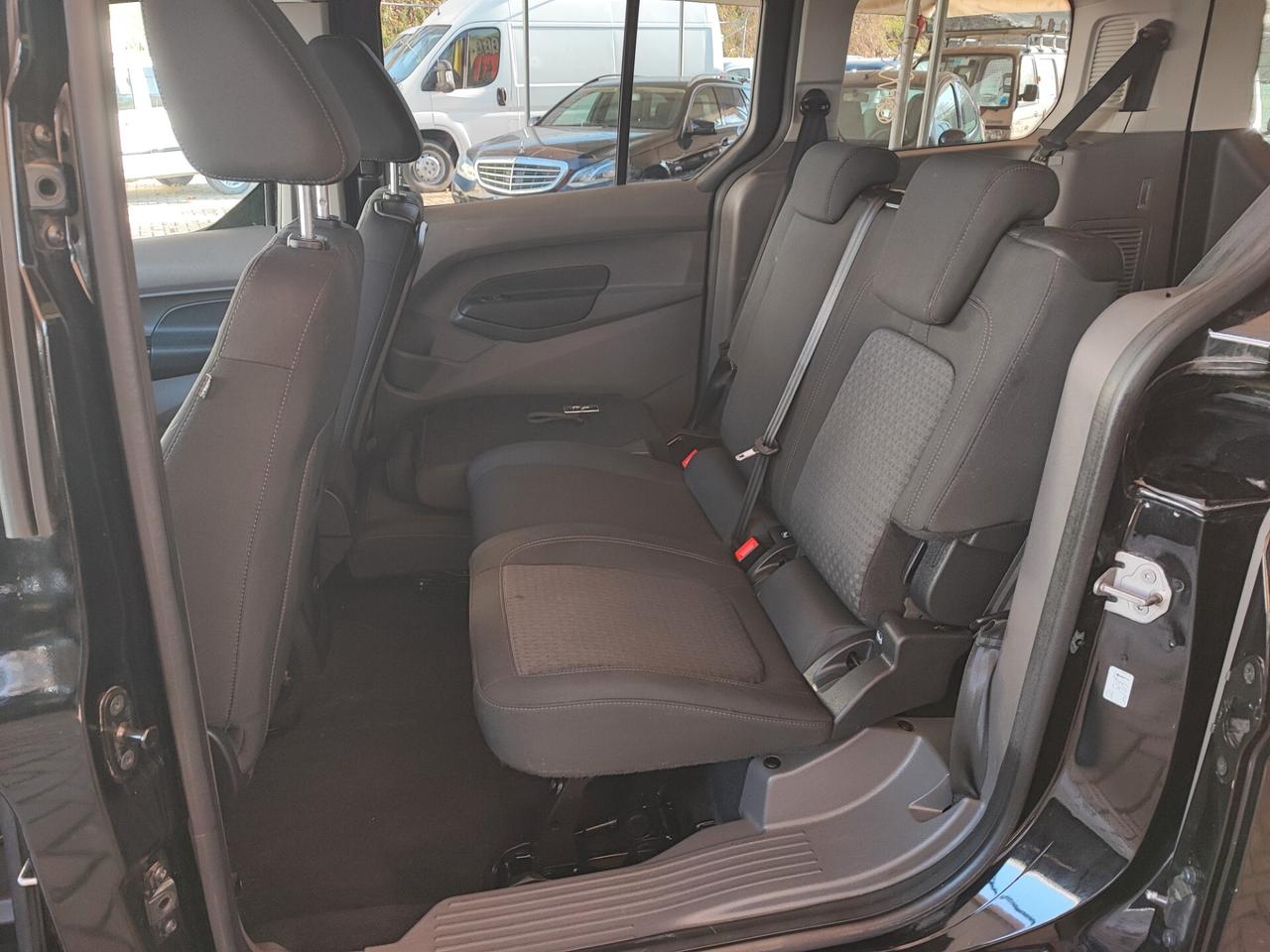 Ford Grand Tourneo Gancio Traino 7 Posti Euro 6