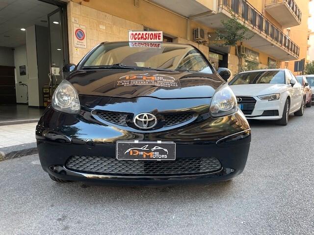 Toyota Aygo 1.0 12V VVT-i 5 porte Sol