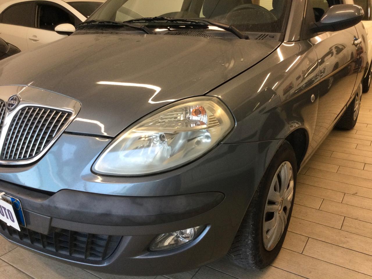 Lancia Ypsilon 1.2 Argento