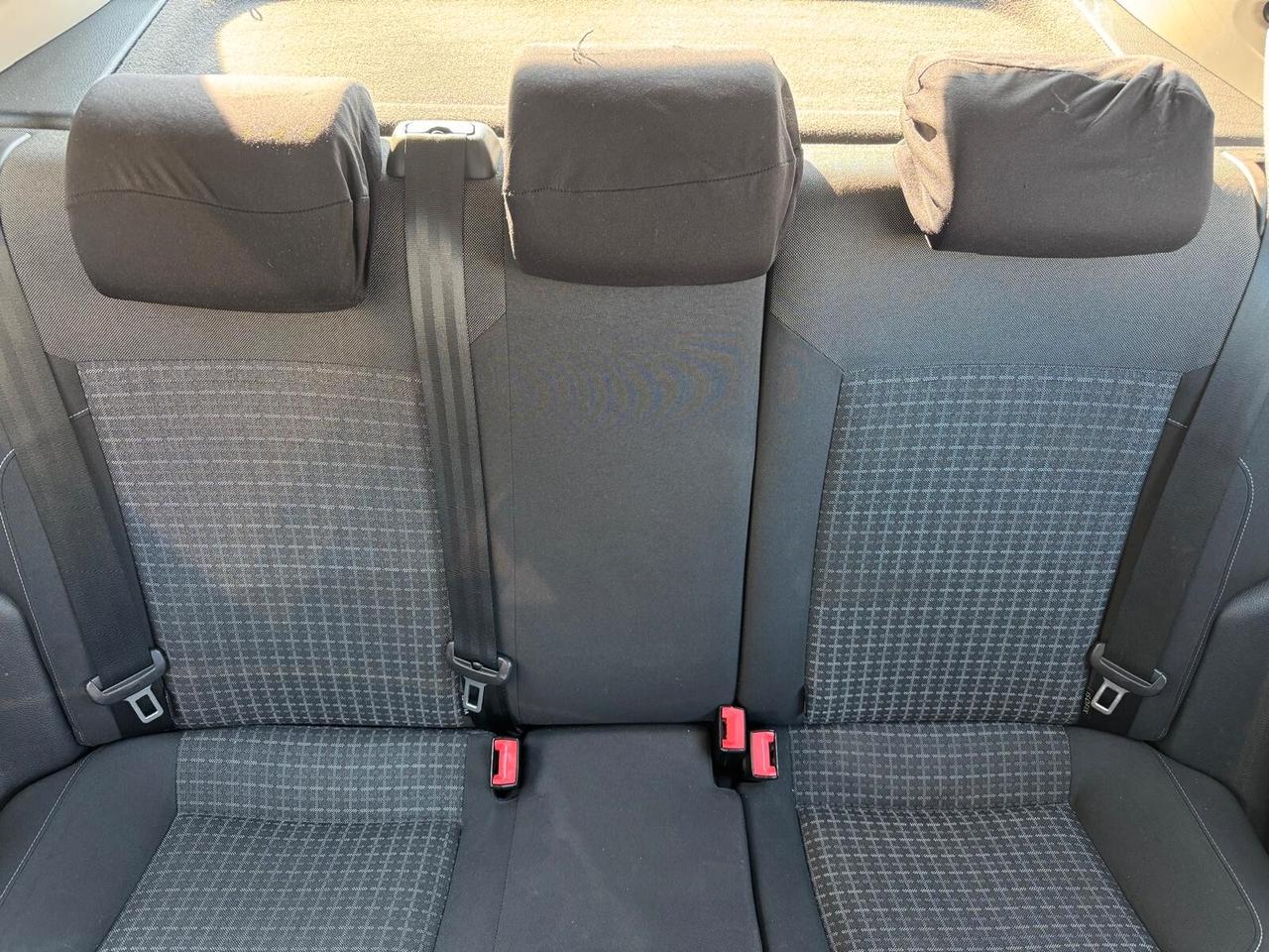 Volkswagen Polo 5 porte adatta neopatentati