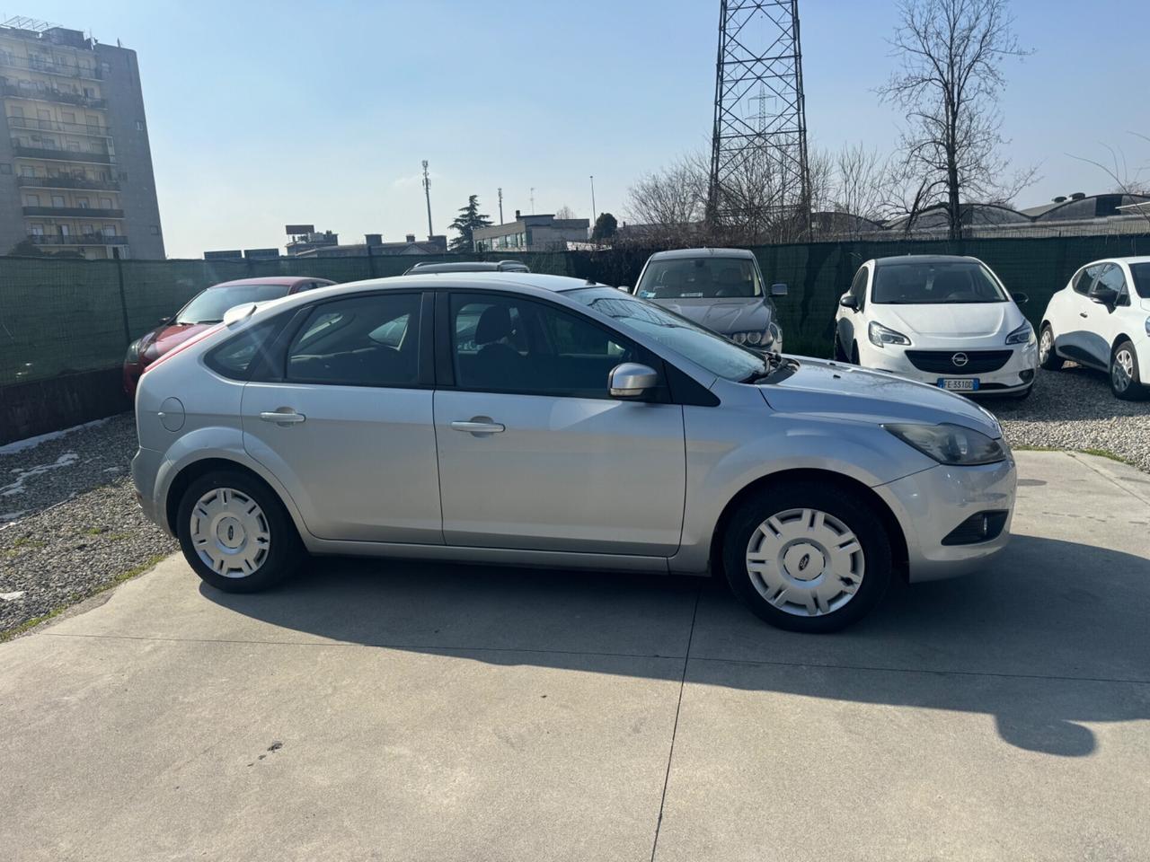 Ford Focus Focus+ 2.0 (145CV) 5p. Bz.- GPL berlina con gancio traino