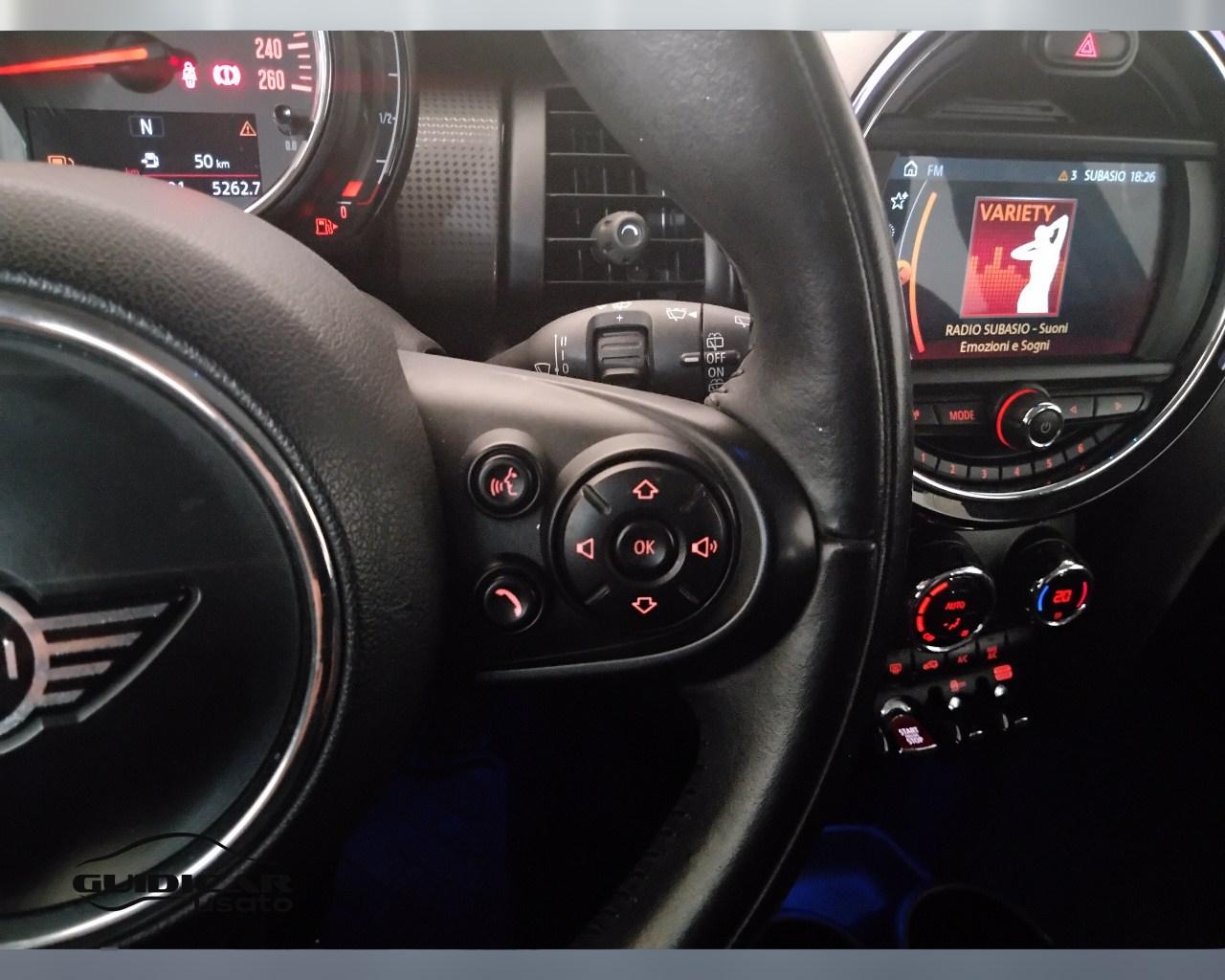 MINI Mini IV F55 2018 5p - Mini 5p 1.5 Cooper D Business XL