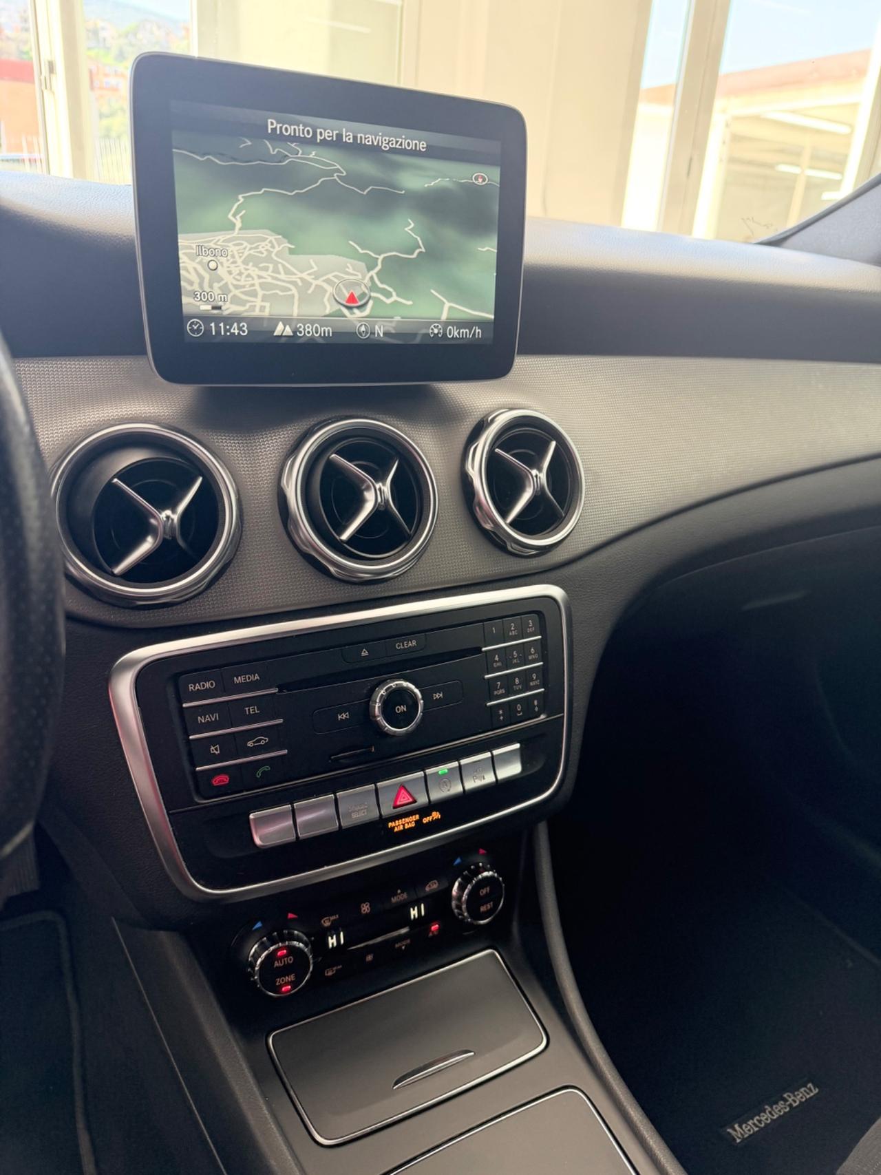 Mercedes-benz GLA 200 d Premium FINANZIABILE