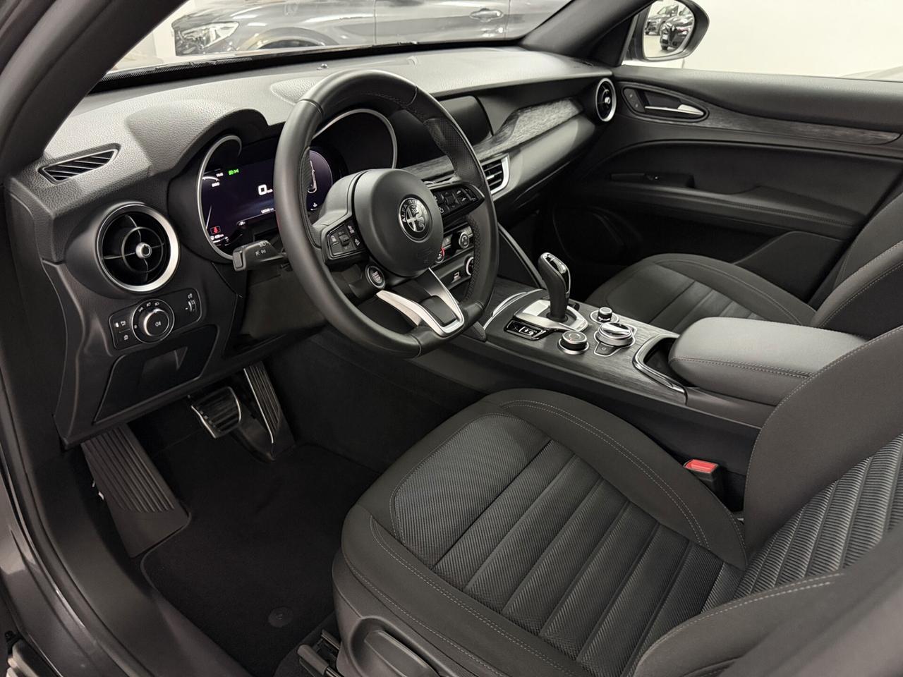 Alfa Romeo Stelvio 2.2 TD 210 CV SUPER AT8 Q4 FARI MATRIX MODELLO NUOVO TAGLIANDI KIT DISTRIBUZIONE ESEGUITO