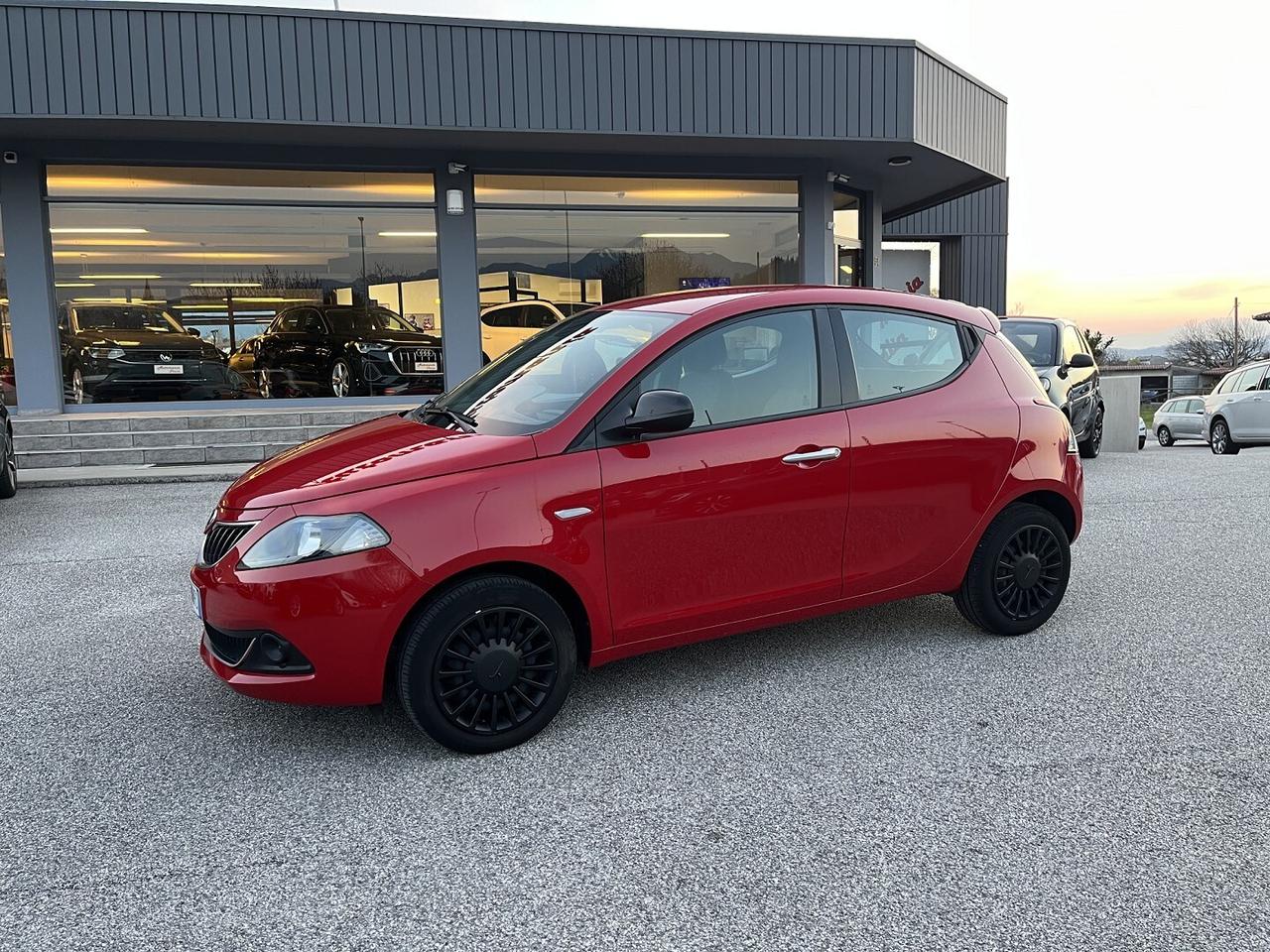 LANCIA YPSILON 1000 CC 70 CV SILVER