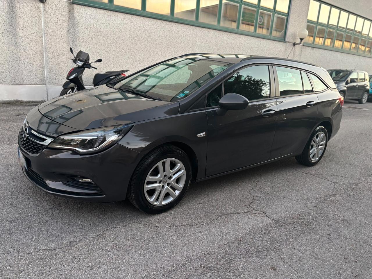 Opel Astra 1.6 CDTi 110CV Start&Stop Sports Tourer Innovation OK NEOPATENTATI