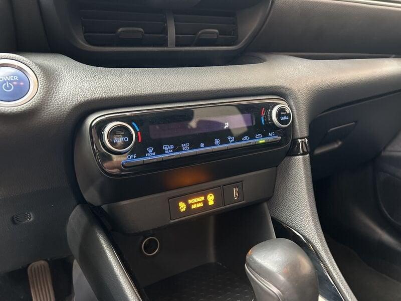 Toyota Yaris 1.5h Lounge