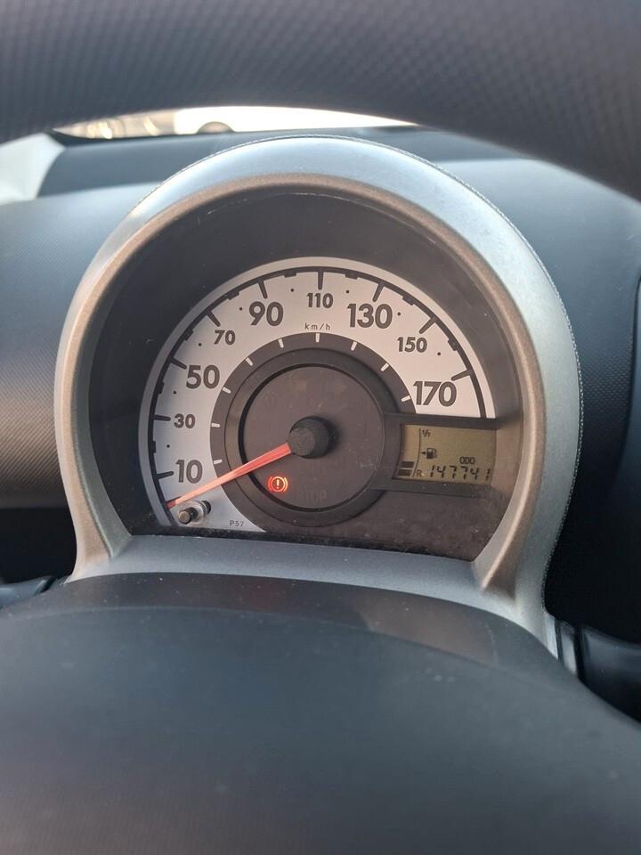 Peugeot 107 1.0 68CV 5p. Desir - 2011