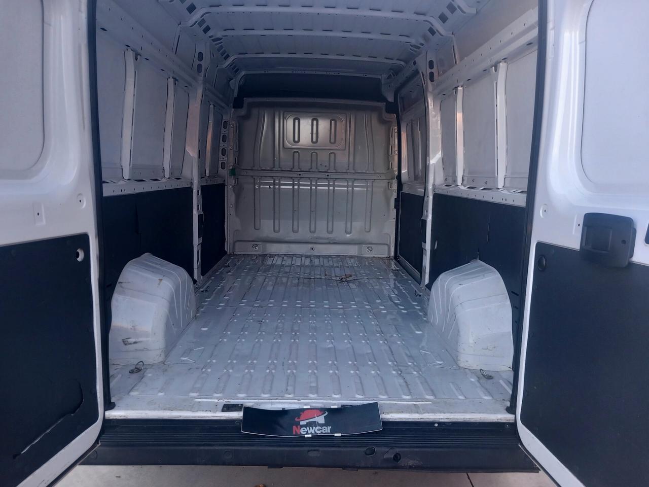 Peugeot Boxer 330 2.2 BlueHDi 140 S&S PC-TN Furgone