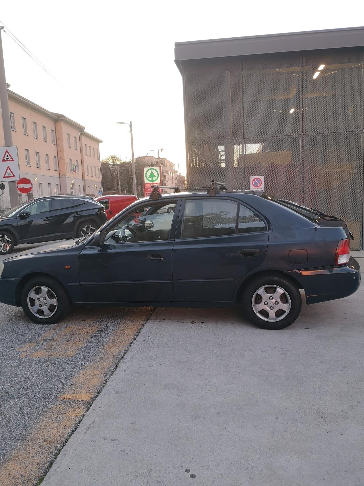 Hyundai Accent 1.3 benz 86 cv - 2002