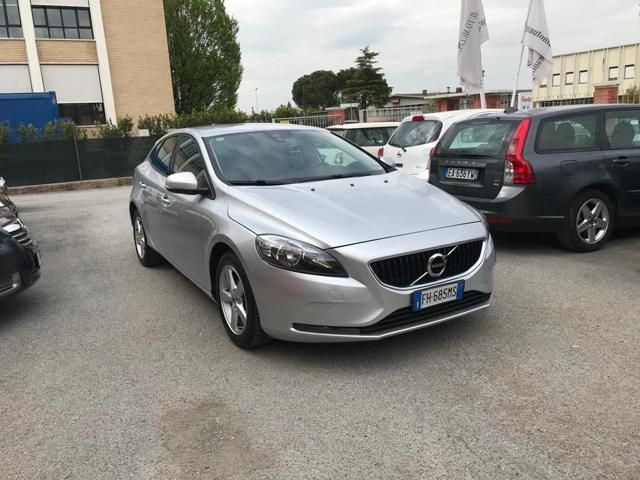 VOLVO V40 D2 Business