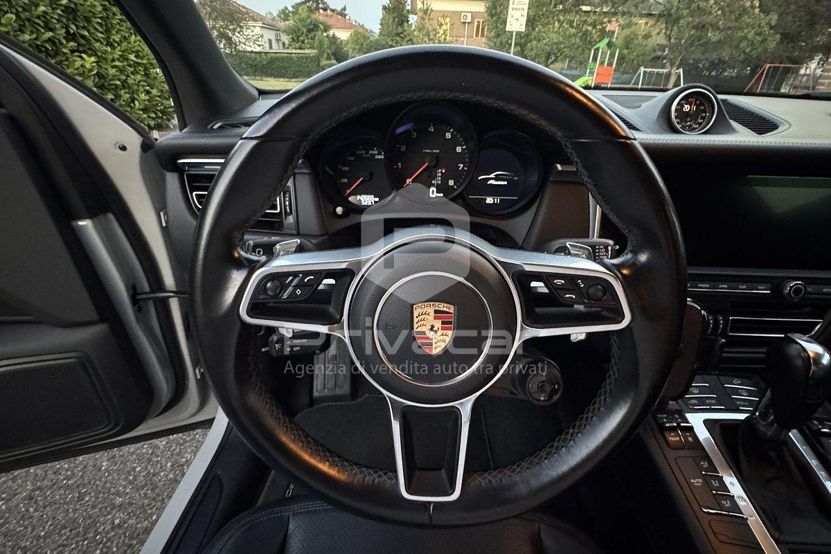 PORSCHE Macan 2.0