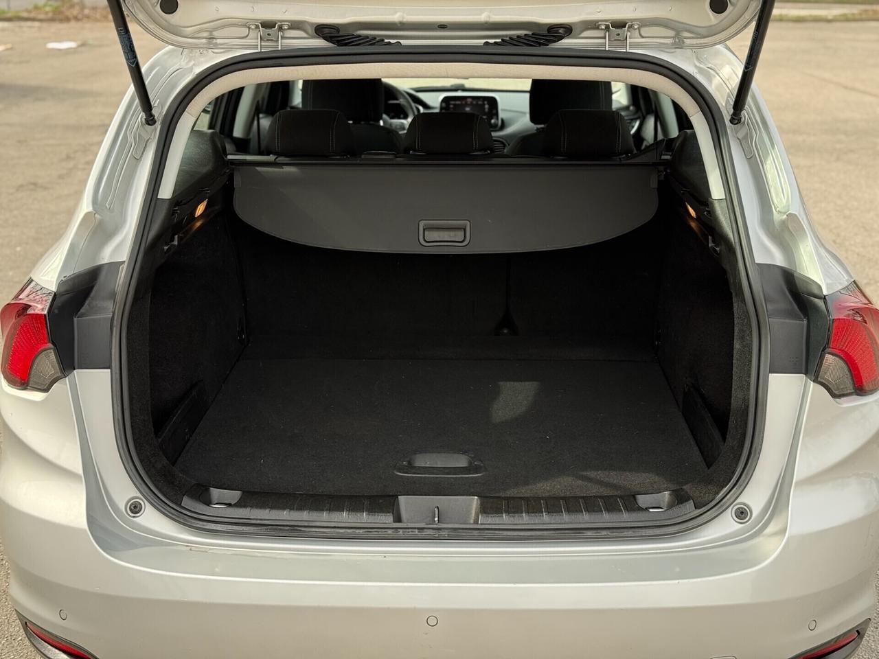 FIAT Tipo 2019 1.6Mtj Lounge 120cv Cambio Automatico