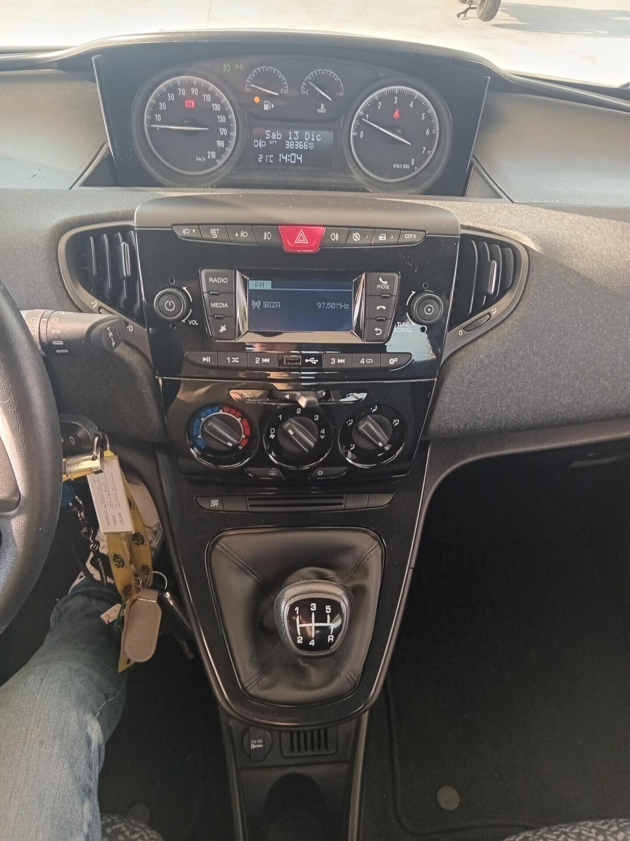 Ypsilon 1.2 C.V 69 PER NEO PATENTATI COME NUOVA