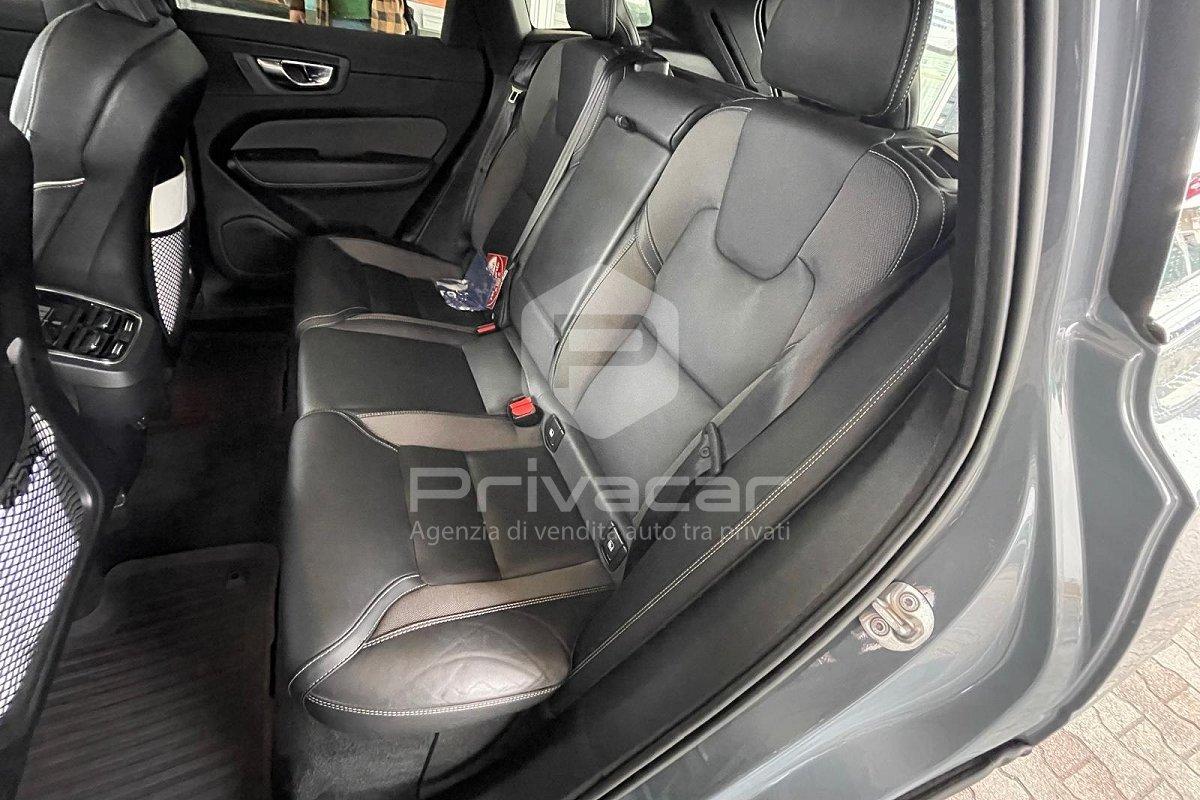 VOLVO XC60 B4 (d) AWD automatico Ultimate Dark N1