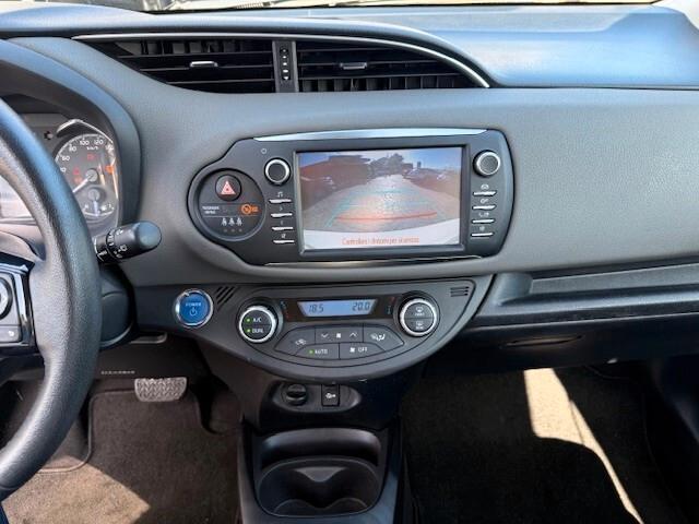 Toyota Yaris 1.5 Hybrid 5P Auto Business