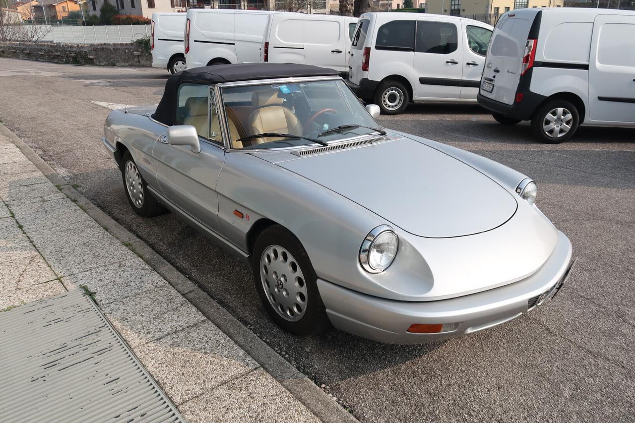 Alfa Romeo Spider 2.0i