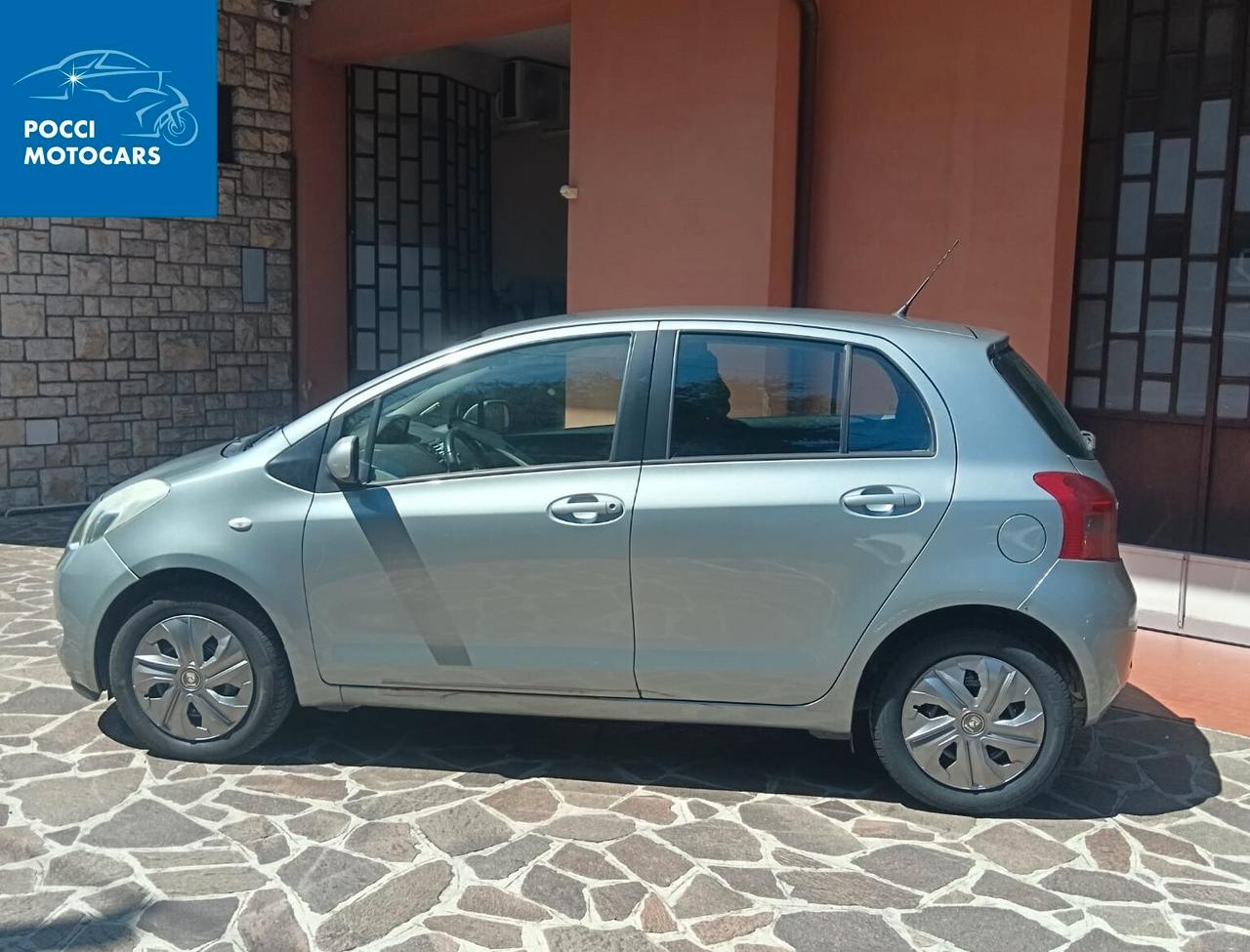 Toyota Yaris 1.0 5 porte