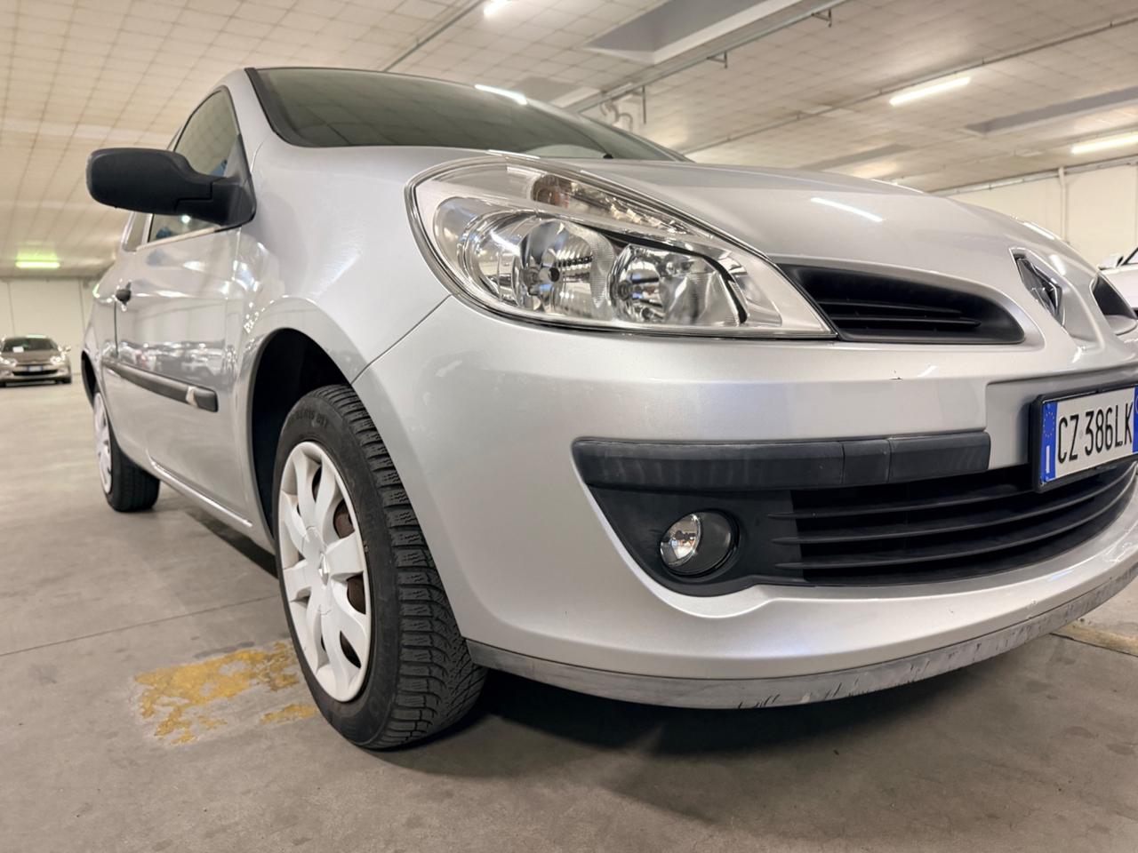 Renault Clio 1.2 16V 3 porte Luxe