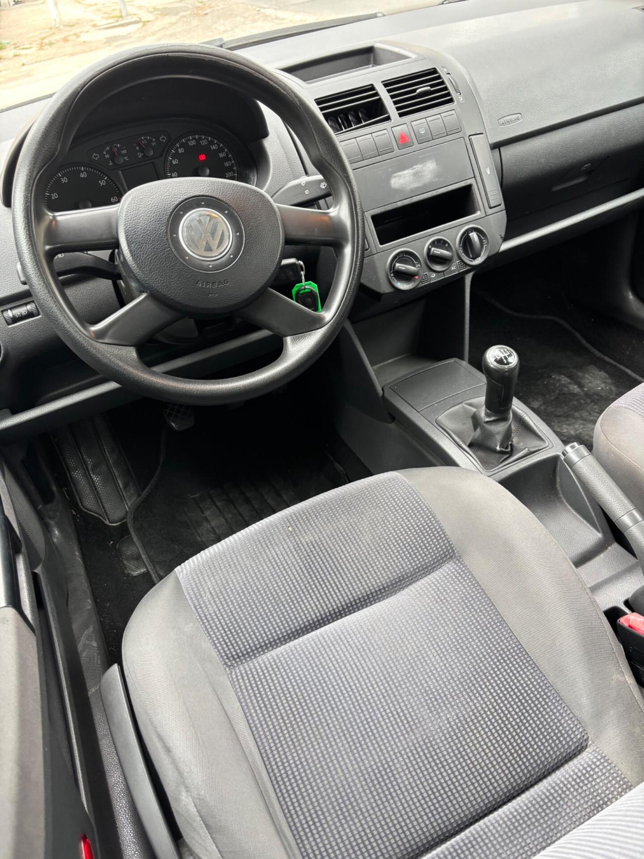 Volkswagen Polo 1.4/80CV 16V 5p. Sportline