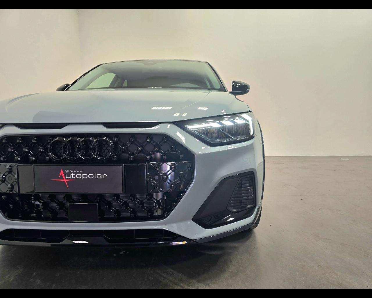 AUDI A1 ALLSTREET 30 TFSI S-TRONIC IDENTITY CONTRAST