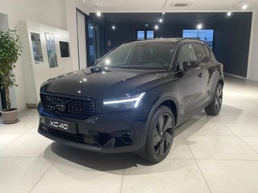 Volvo XC40 B3 163+11 CV Mild Hybrid Automatico Ultra Black Edition