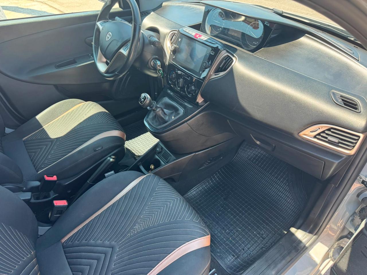 Lancia Ypsilon 1.2 GPL Alberta Ferretti