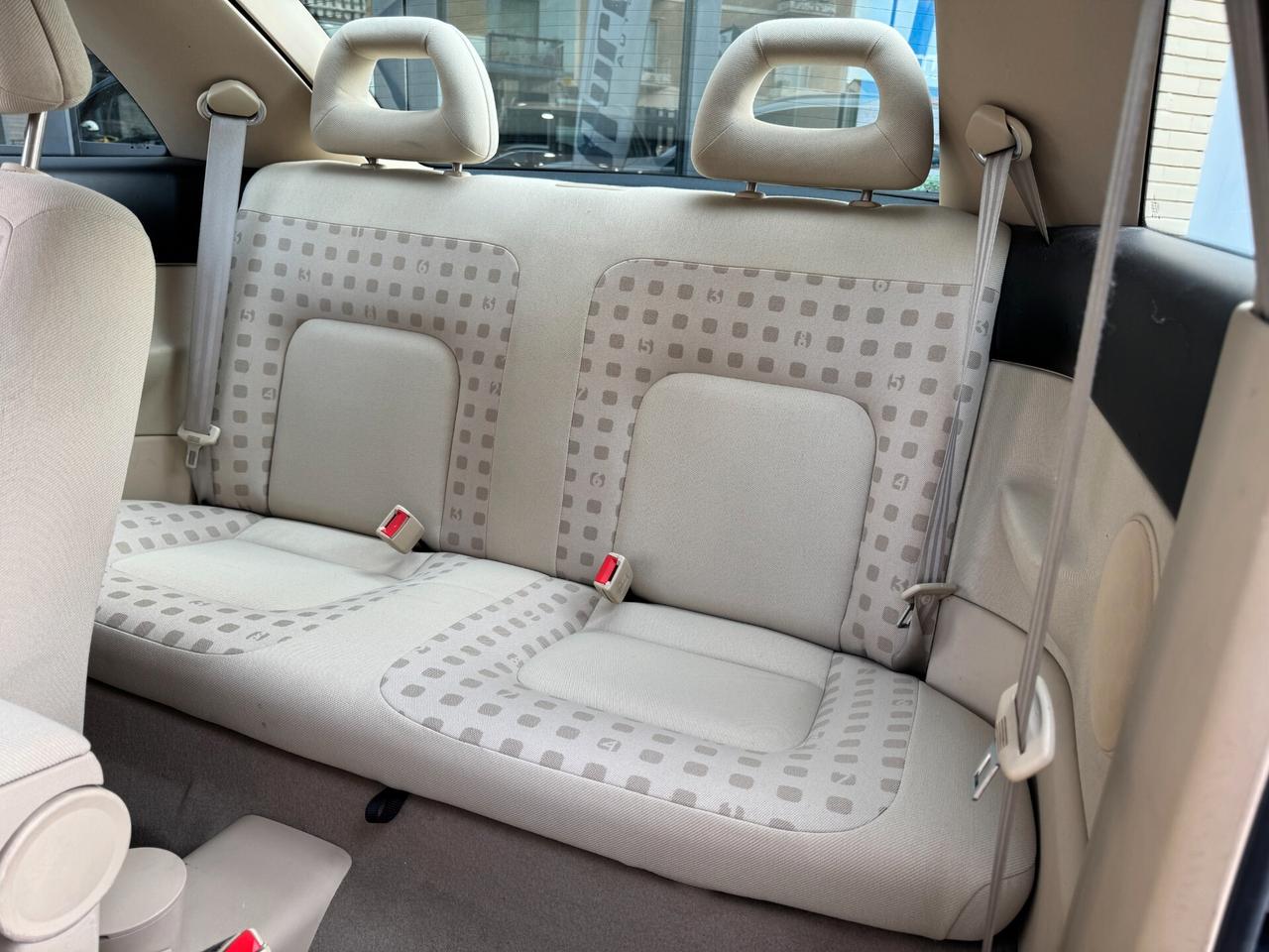 Volkswagen New Beetle 2.0 per neopatentato