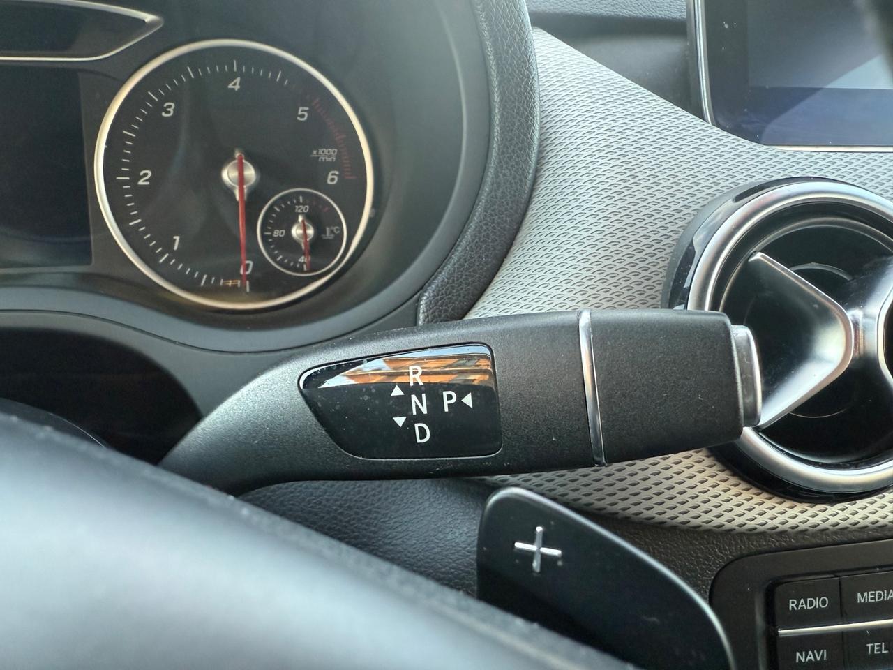 Mercedes-benz B 200 d Automatic Premium