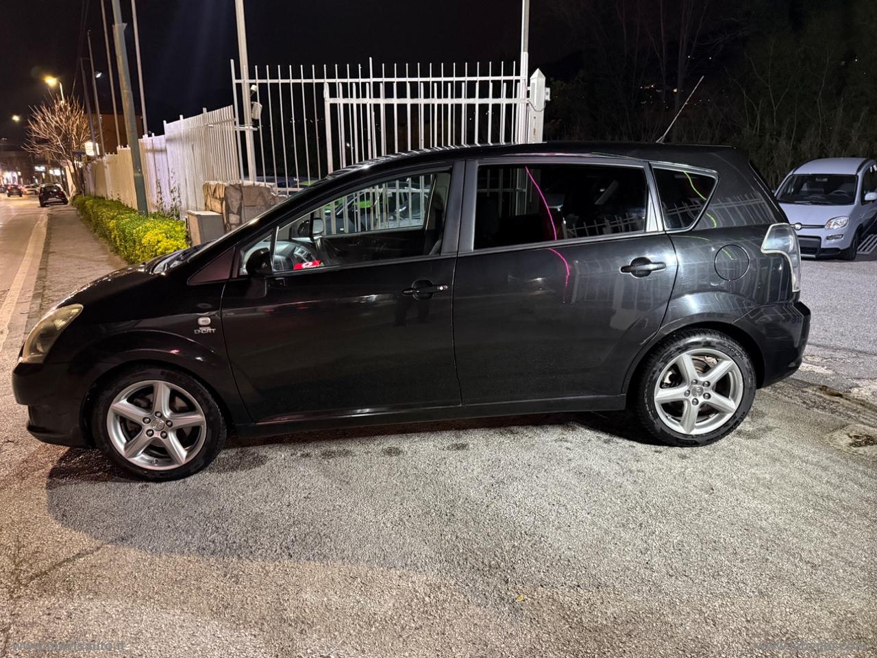 TOYOTA Corolla Verso 2.2 16V D-4D D-Cat 7pti 7P.